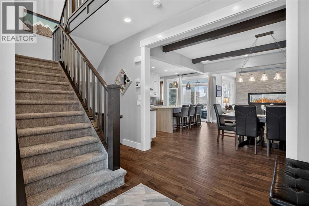 616 Coopers Crescent SW