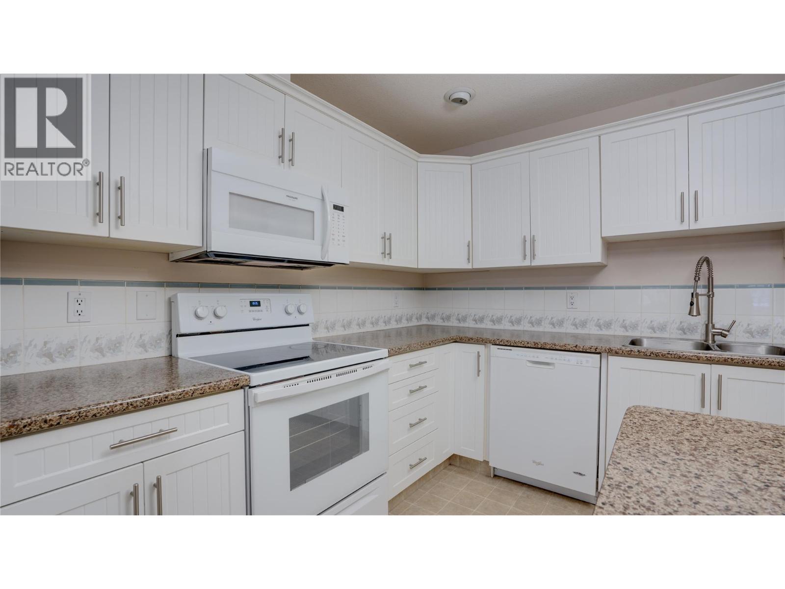 501 Kildonan Avenue Unit# 11