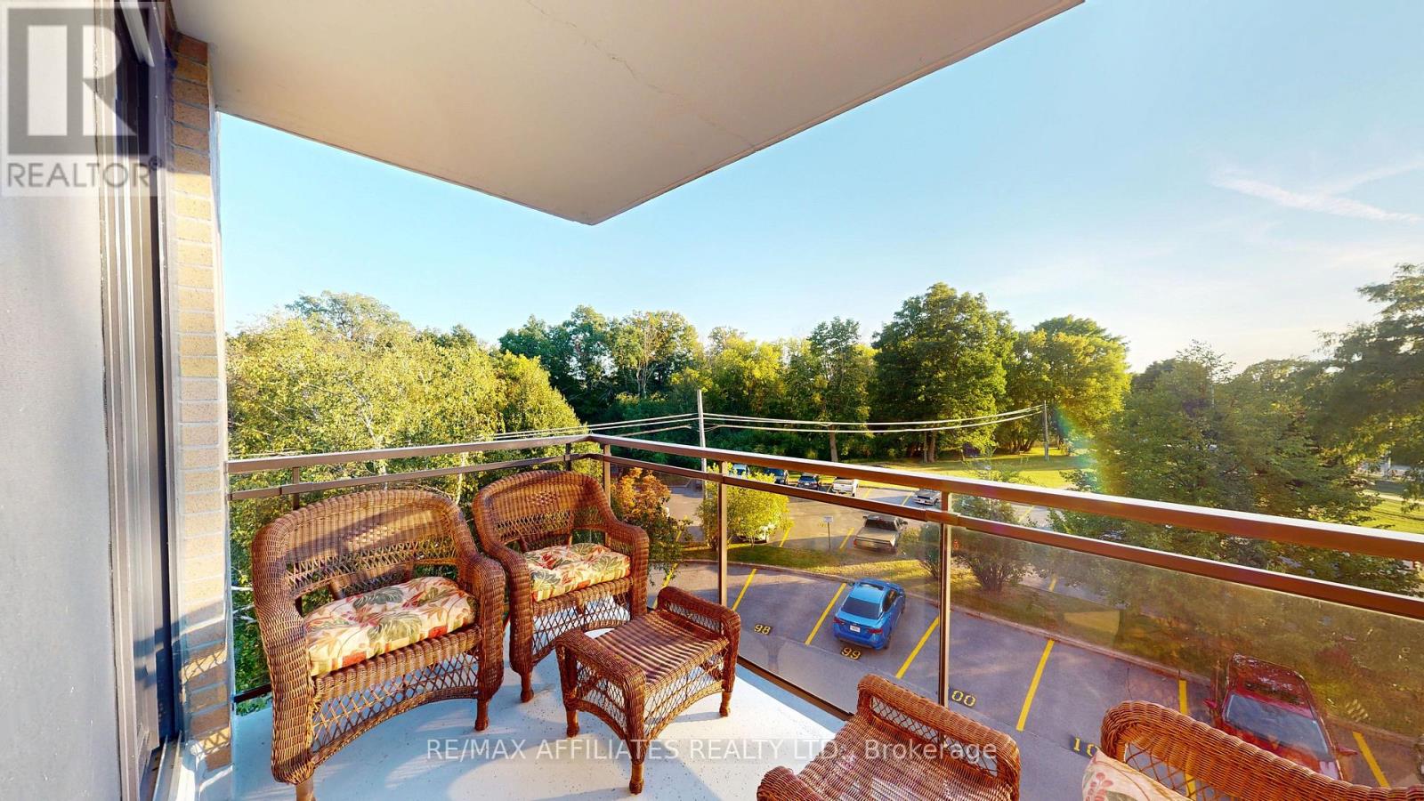 309 - 120 BARRETT COURT