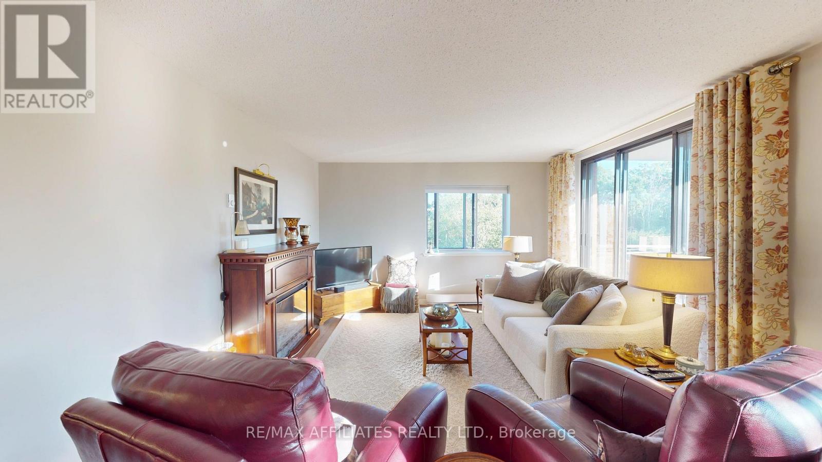 309 - 120 BARRETT COURT