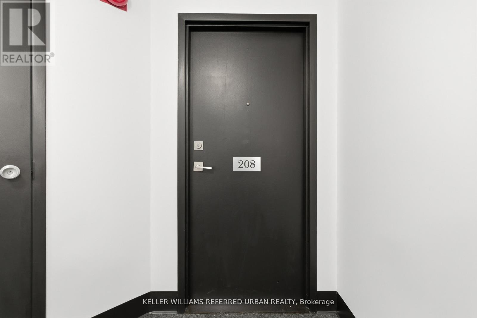 208 - 8 VILLAGE GREEN