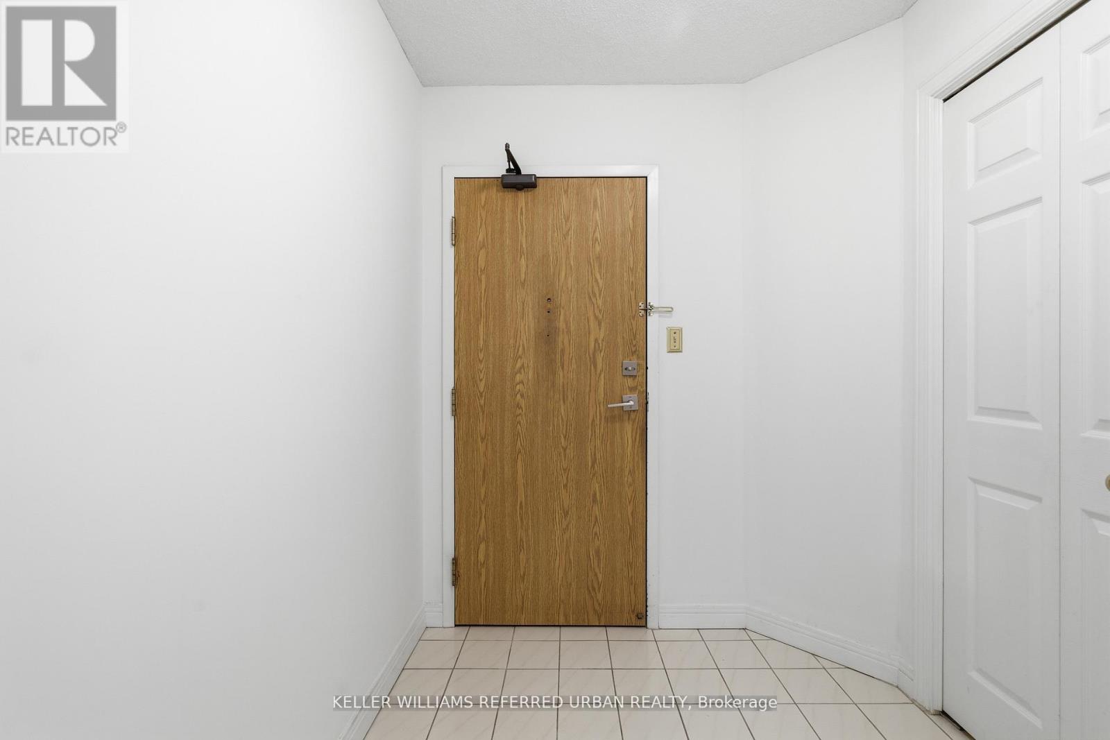 208 - 8 VILLAGE GREEN