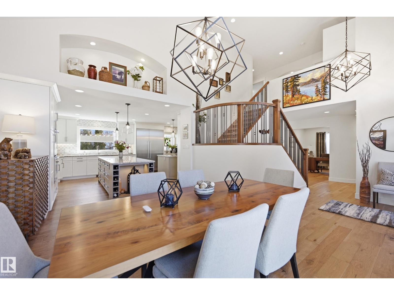 6 CORMACK CR NW