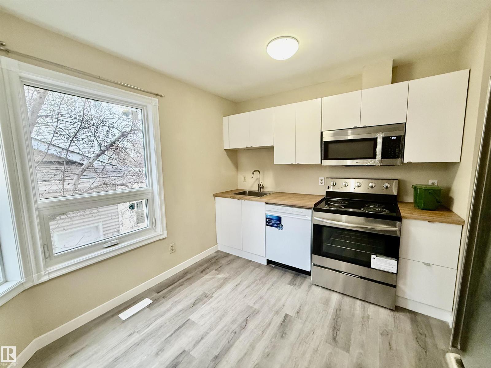 10905 74 AV NW