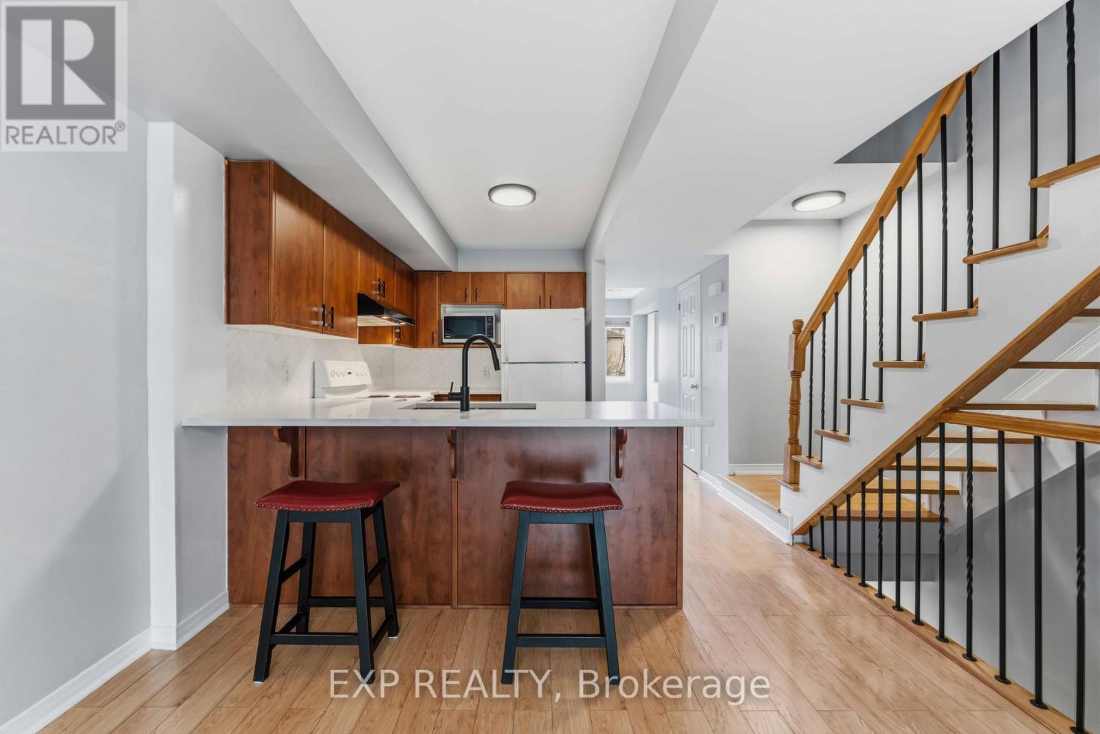81 STRATHAVEN PRIVATE