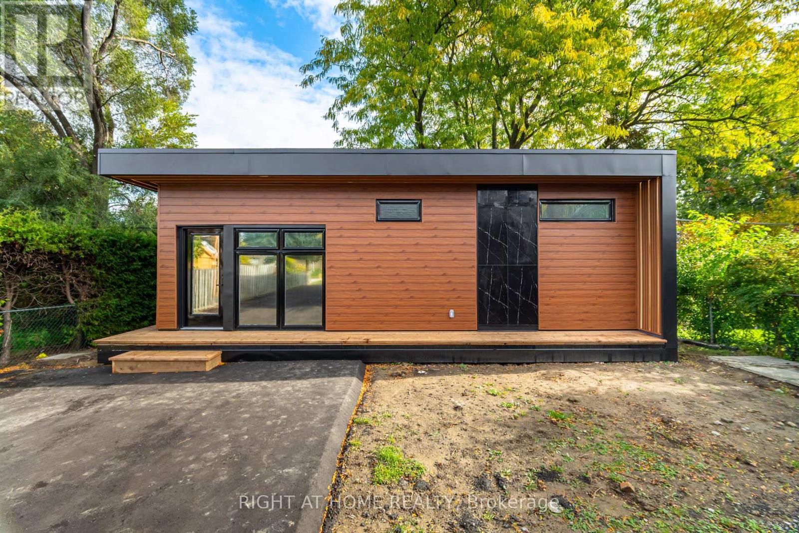 GARDEN SUITE - 25 TEMPLAR DRIVE