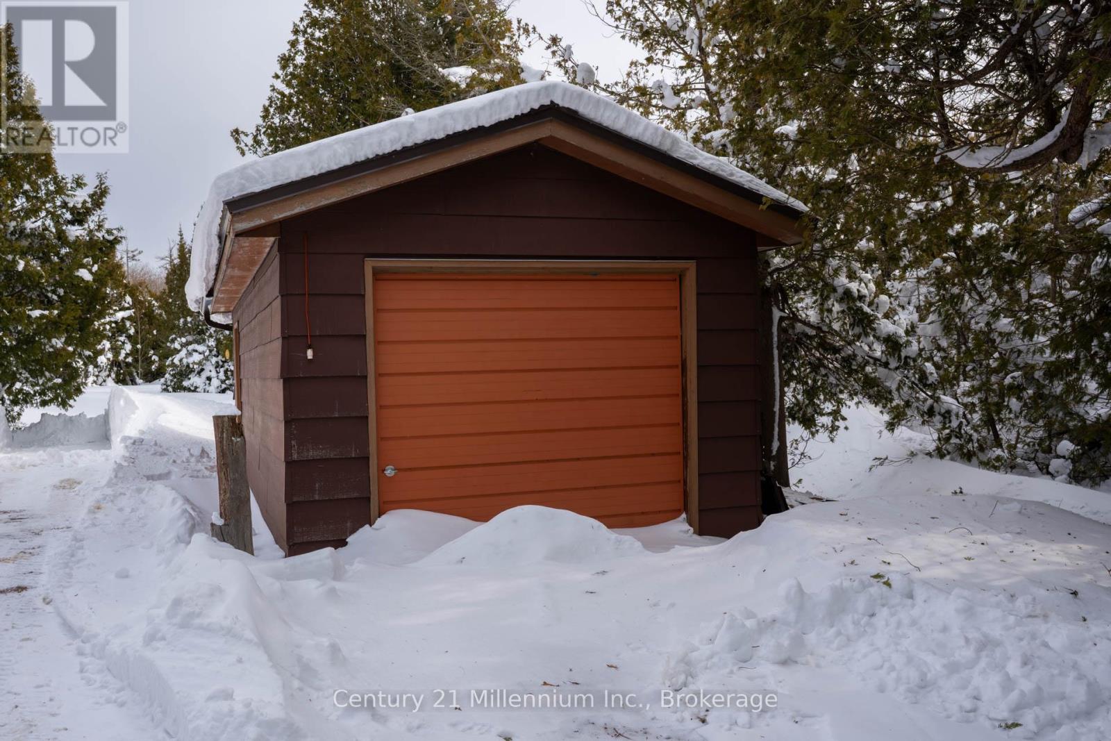 465 SHORELINE AVENUE