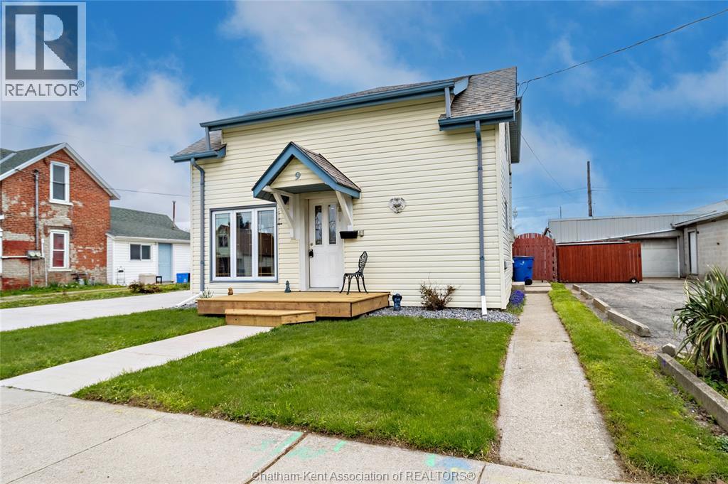 9 Woods STREET - Photo 3