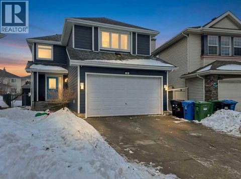35 Somerglen Way SW Calgary AB T2Y4B1