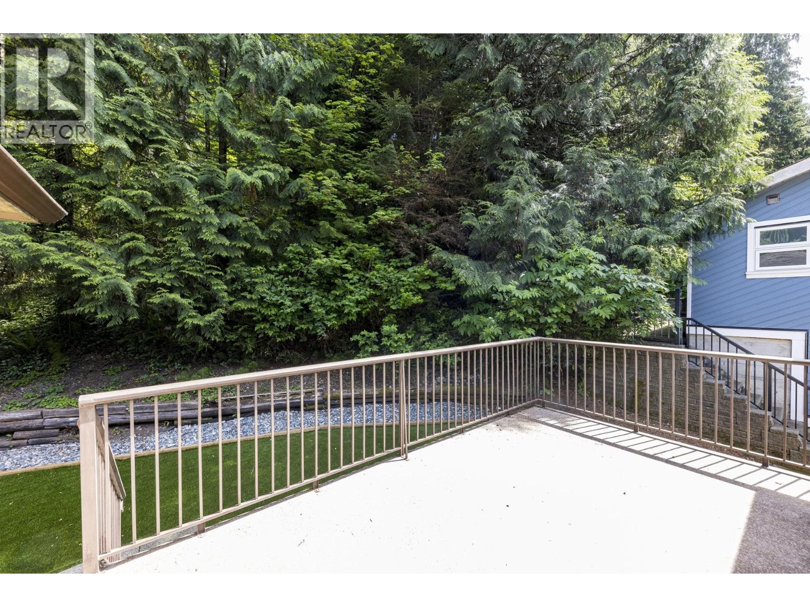 1184 RIVERSIDE DRIVE