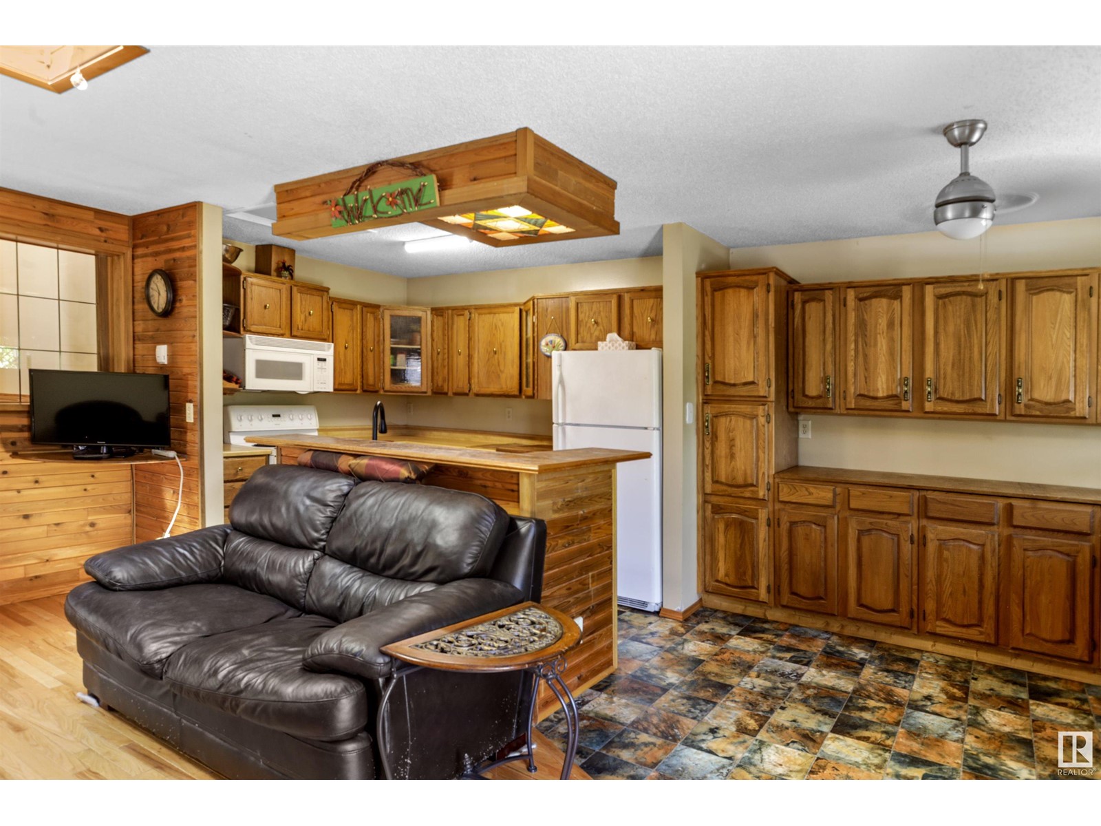 52 CHUNGO DR