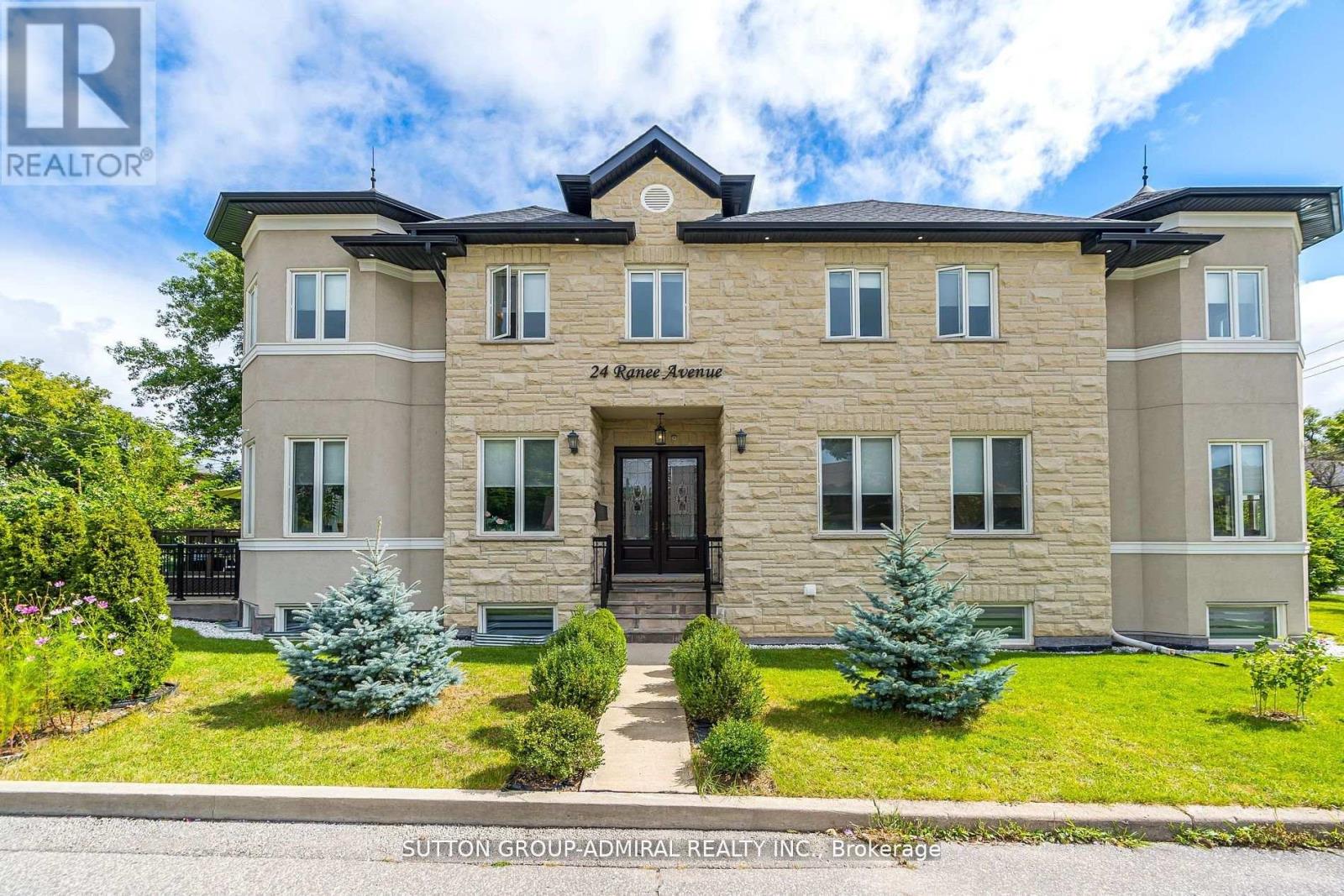 Photo 1 of 40 — 24 RANEE AVENUE, Toronto (Englemount-Lawrence), ON M6A1M6