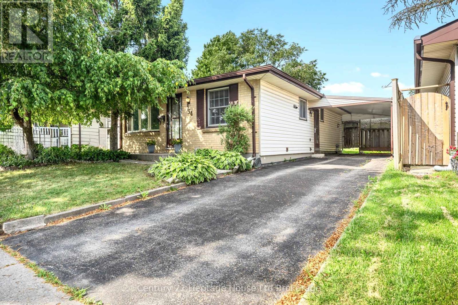 34 DUDLEY CRESCENT