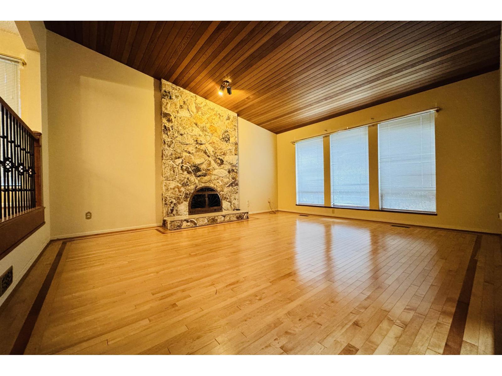 6830 CEDARBROOK PLACE