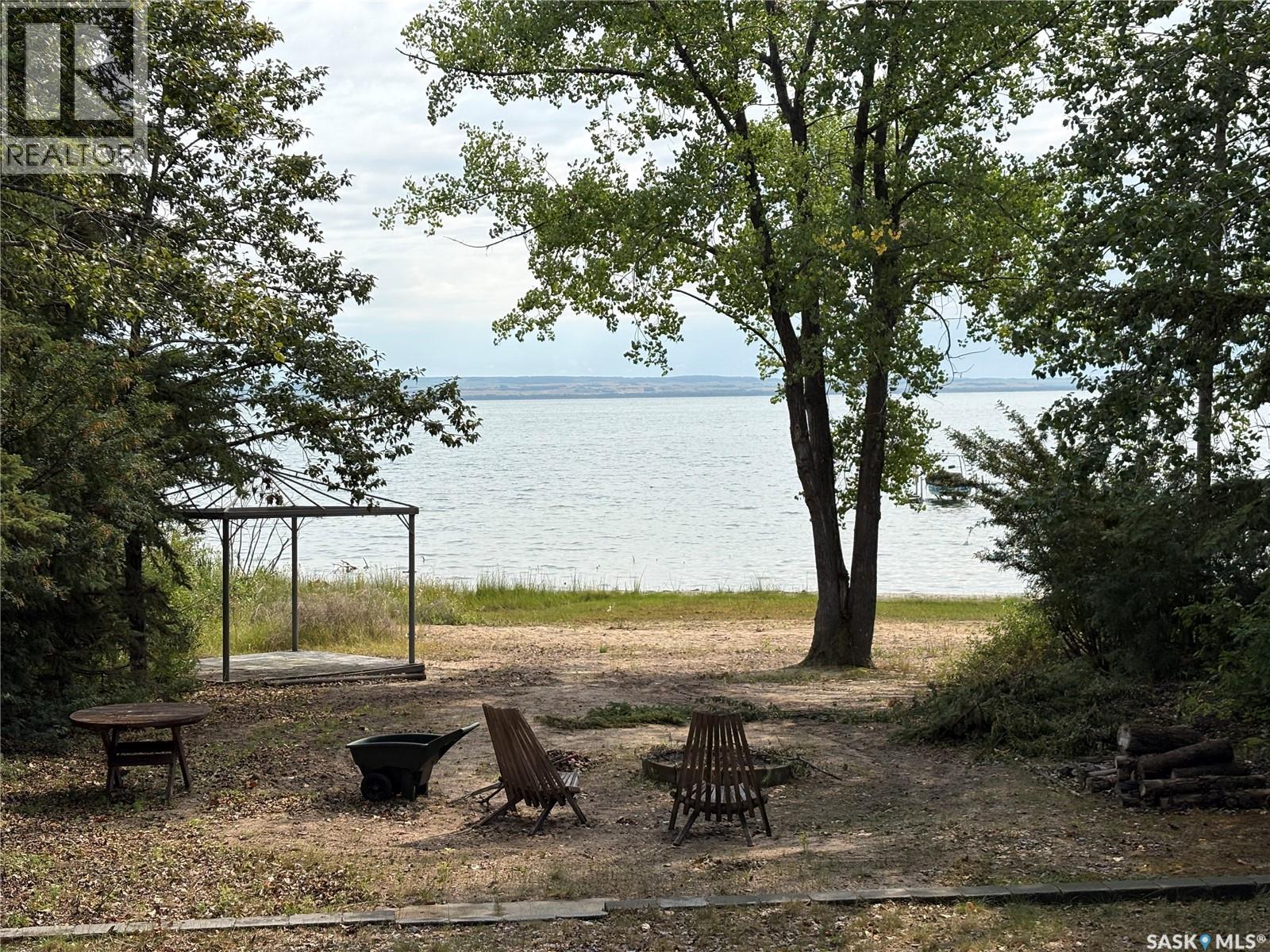 2 2 Lakeside DRIVE