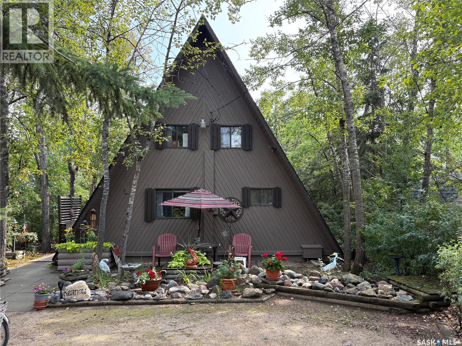 2 2 Lakeside DRIVE