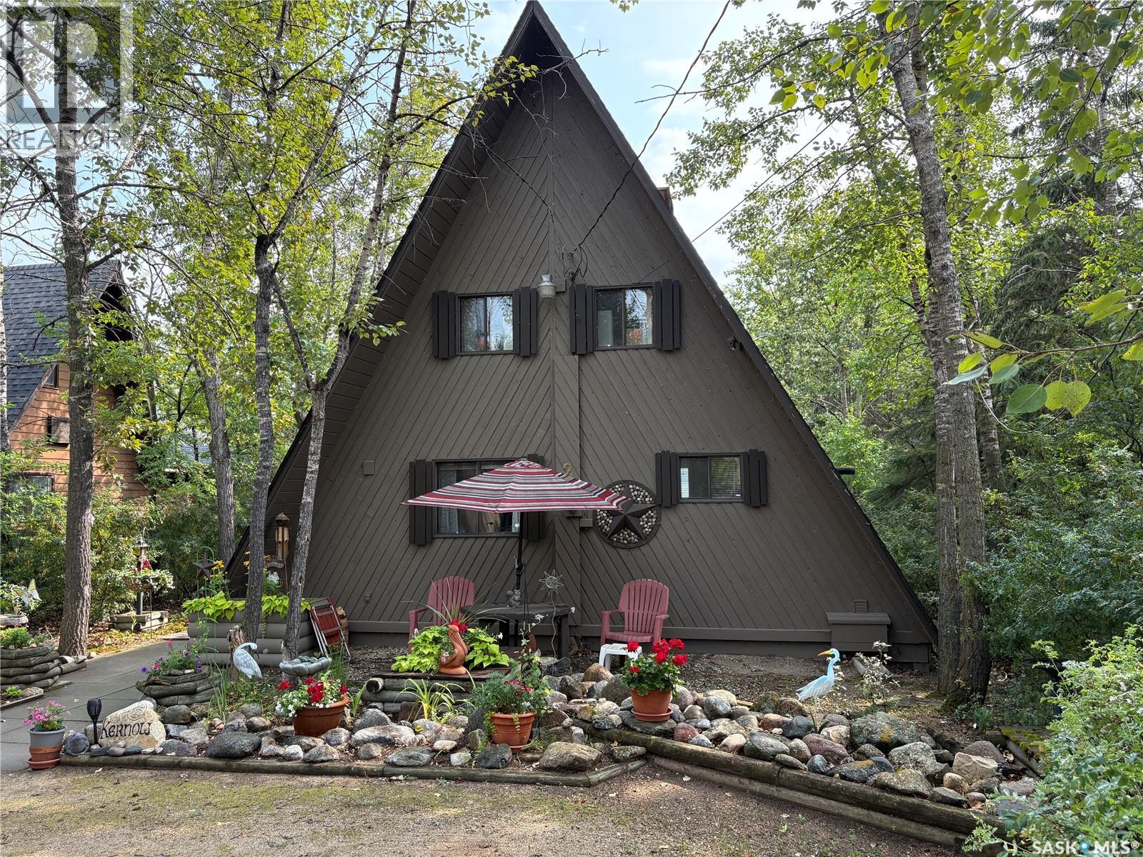 2 2 Lakeside DRIVE