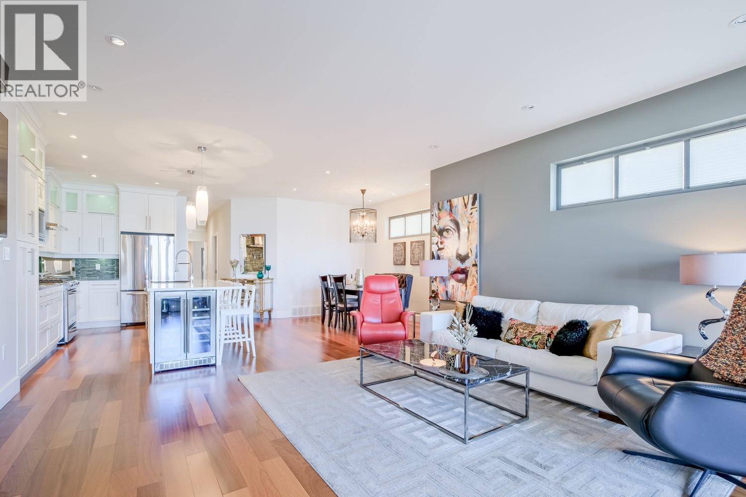 402 LAKESHORE Drive Unit# 102