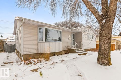 8416 71 ST NW Edmonton AB T6B1X4