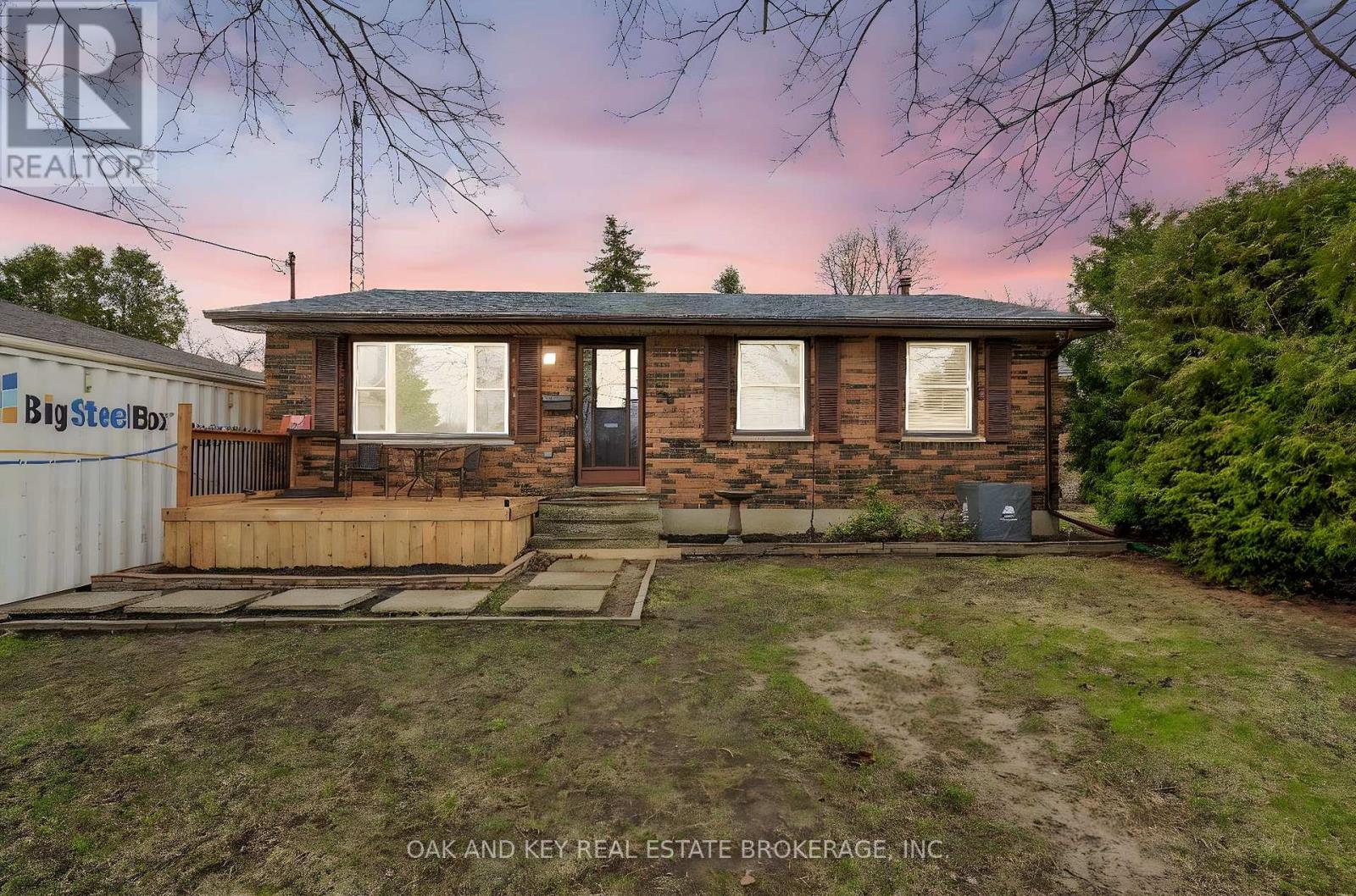 26 SINCLAIR AVENUE