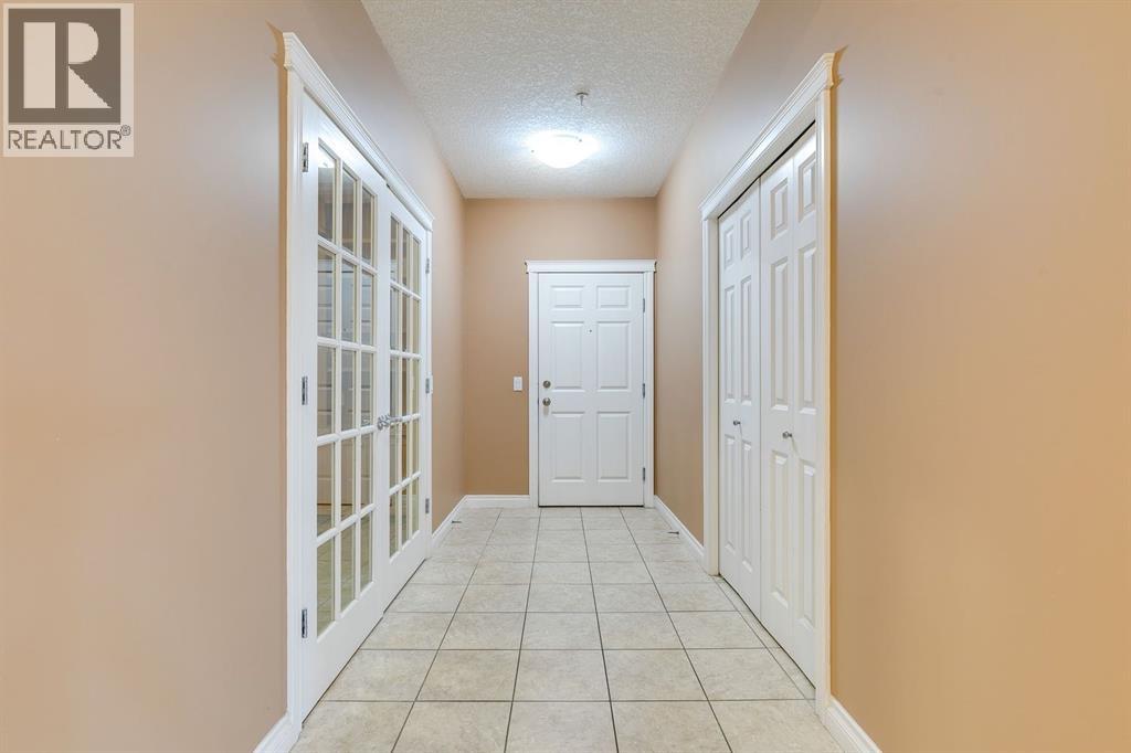 304, 10 Hemlock Crescent SW