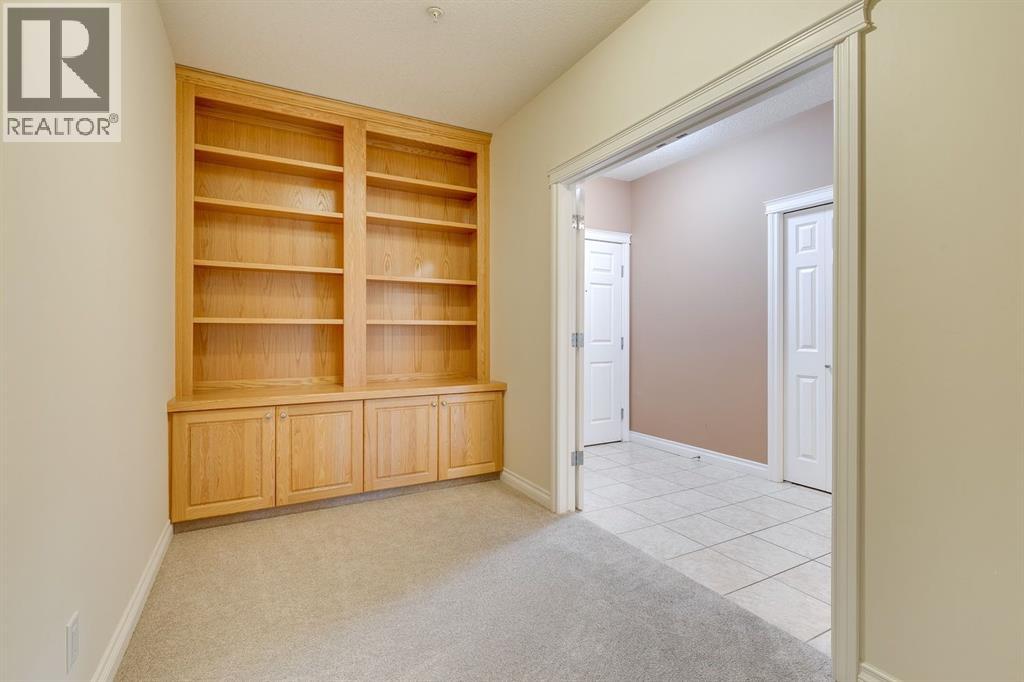 304, 10 Hemlock Crescent SW