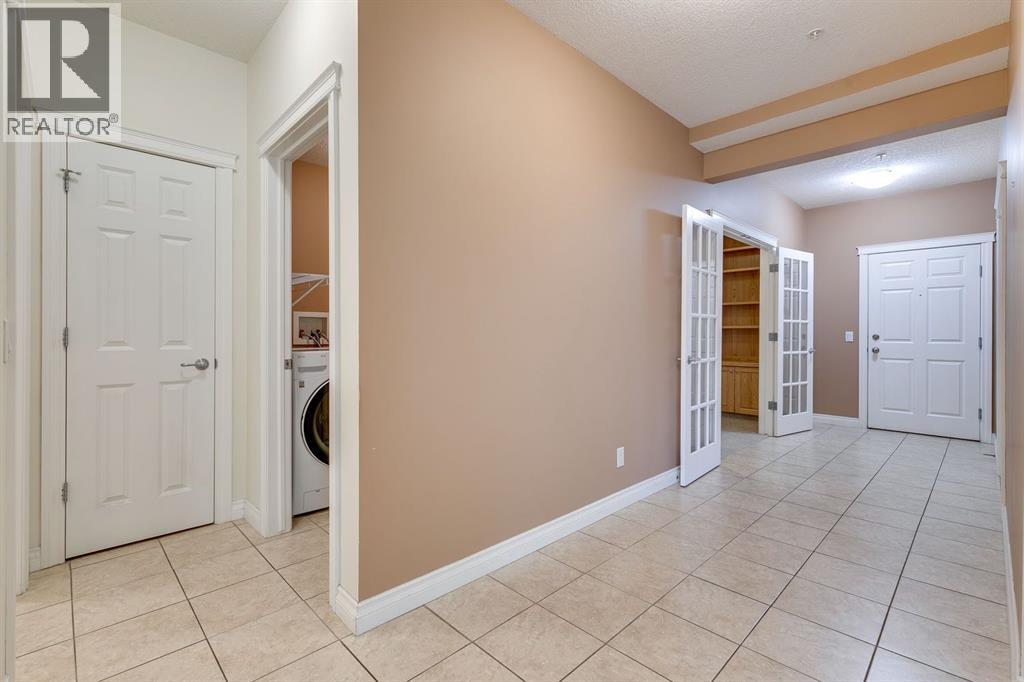 304, 10 Hemlock Crescent SW