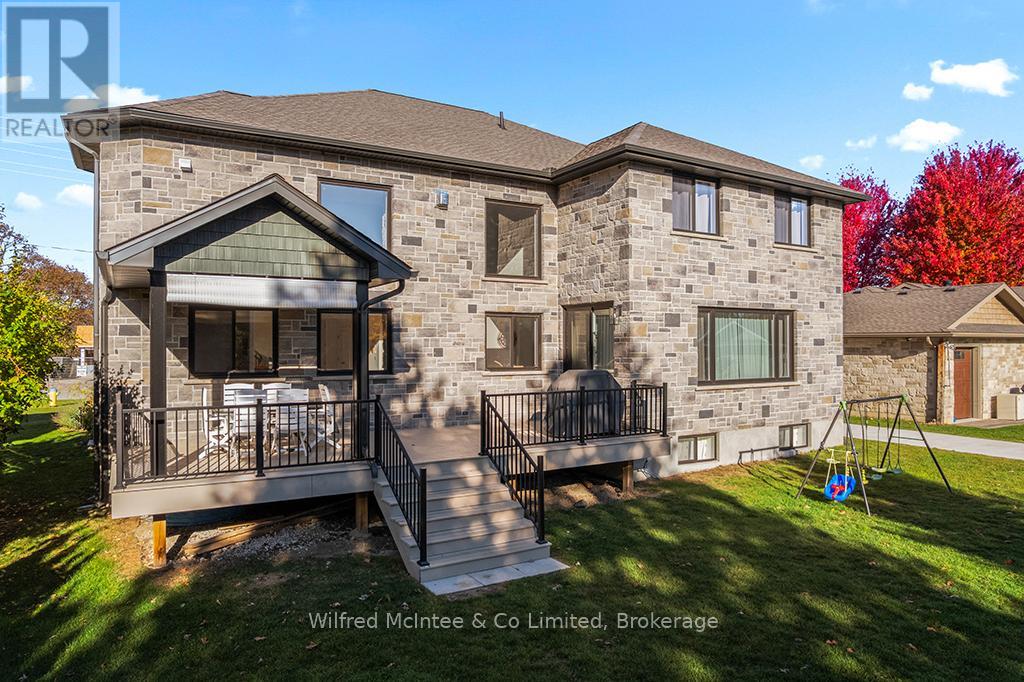 72 VICTORIA STREET S