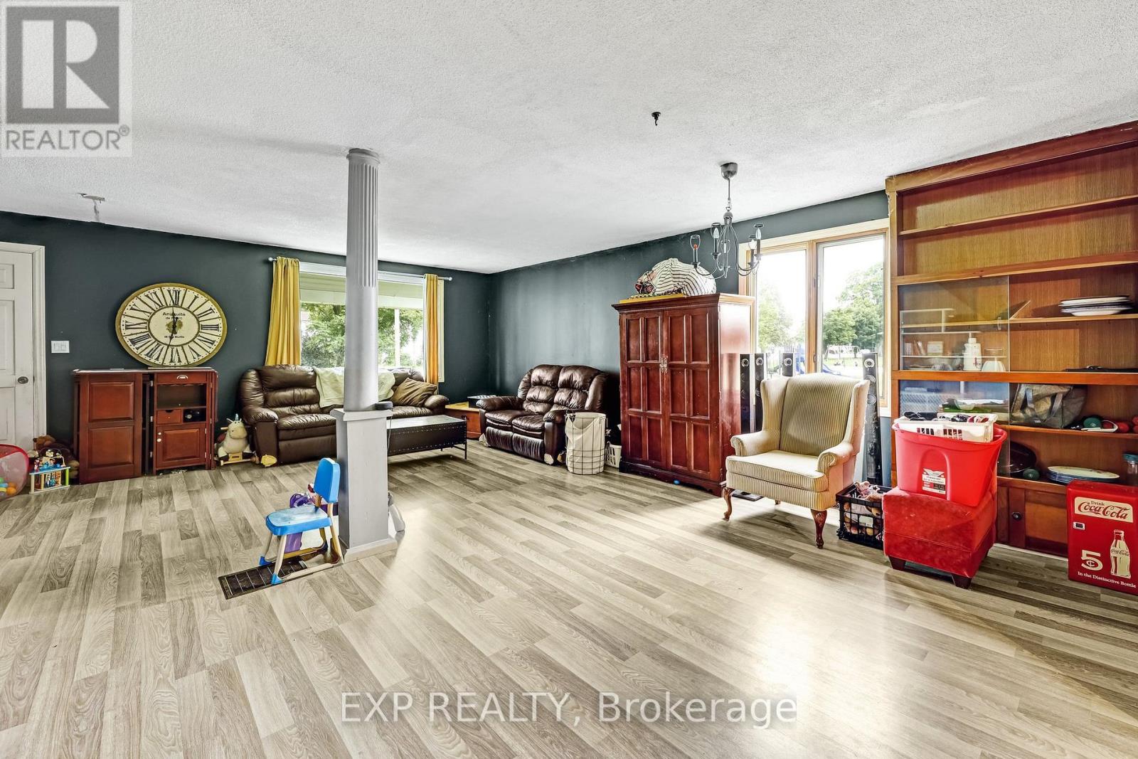 56 VICTORIA AVENUE E