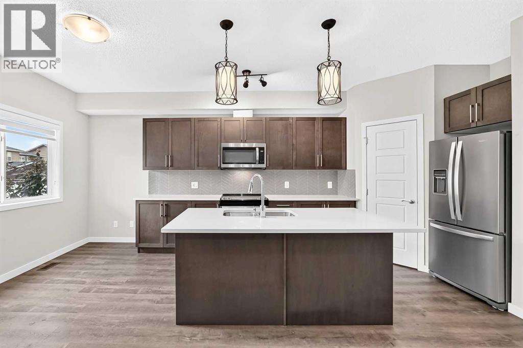 716, 32 Red Embers Parade NE