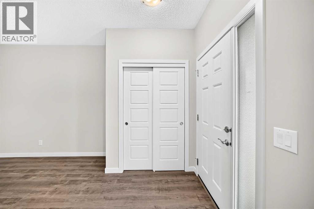 716, 32 Red Embers Parade NE