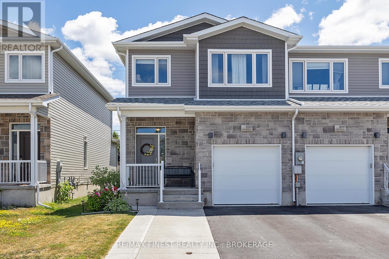 898 RIVERVIEW WAY