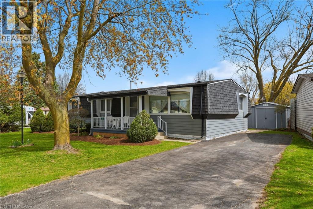 33 FAIRVIEW Crescent