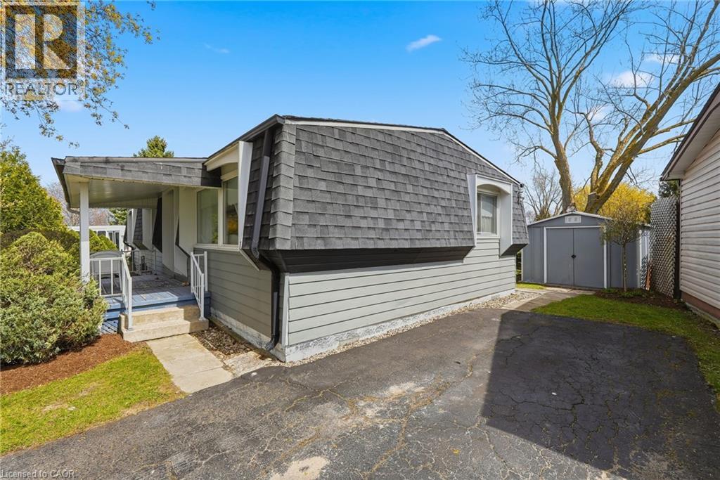 33 FAIRVIEW Crescent