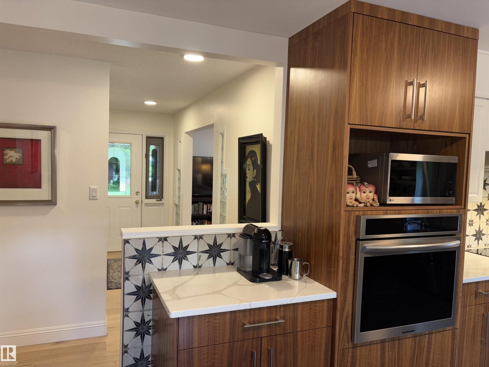 14016 85 AV NW