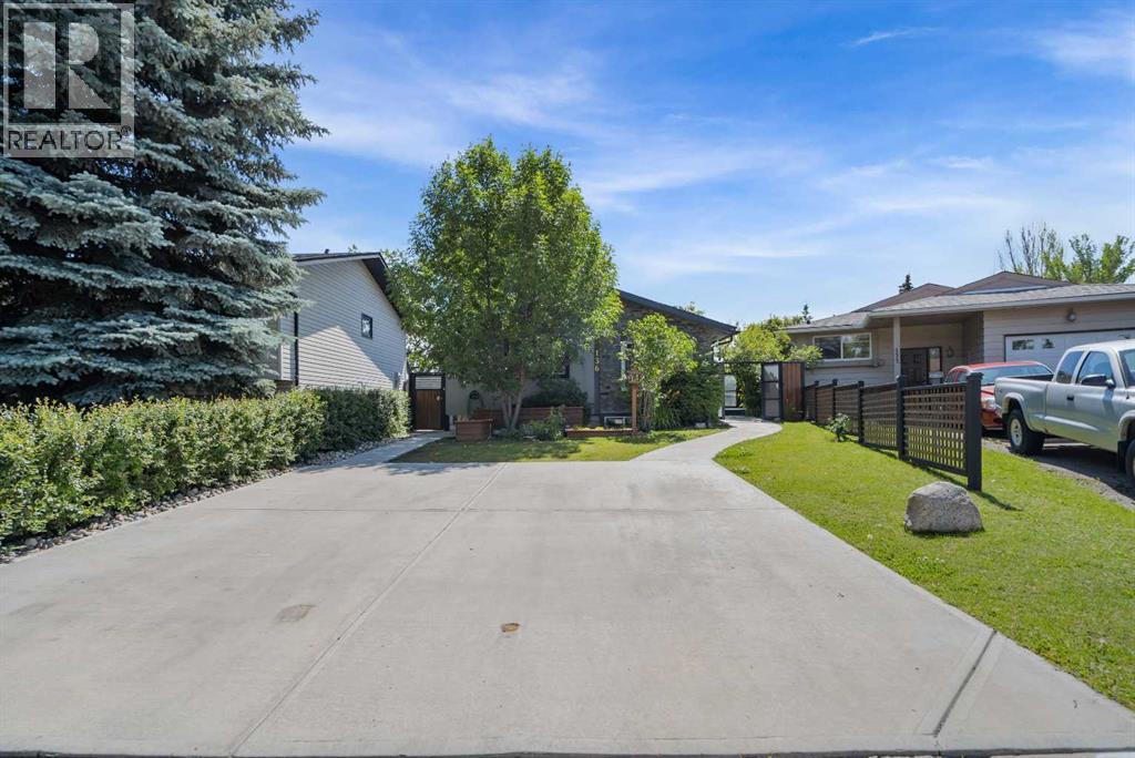 136 Ranchview Court NW