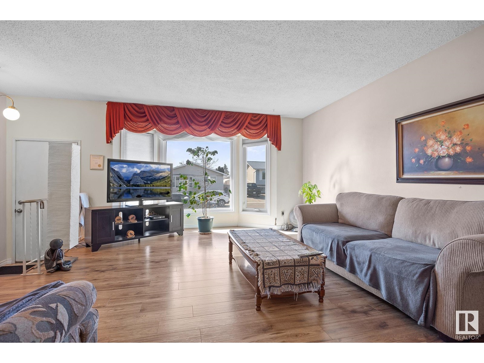 4112 136 AV NW