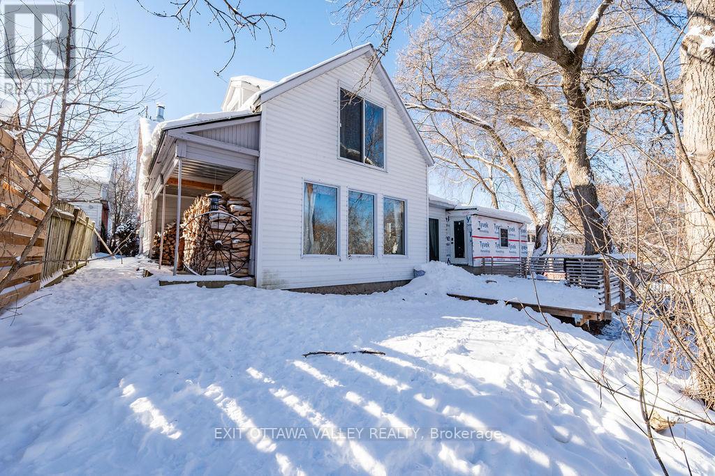 815 PEMBROKE STREET W