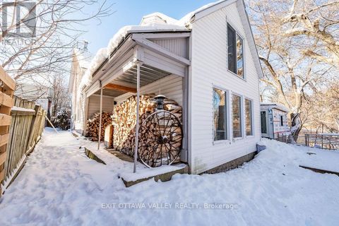 815 PEMBROKE STREET W Pembroke ON K8A5P5