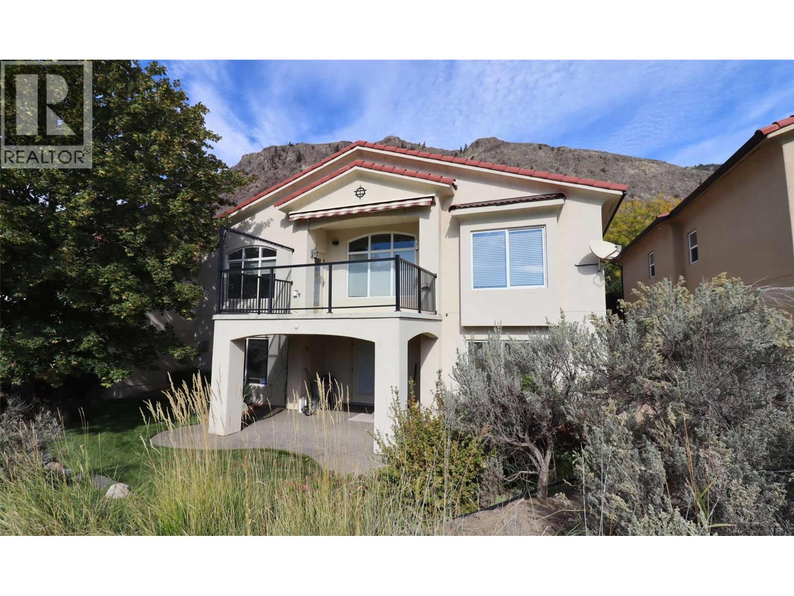 768 Rosewood Crescent