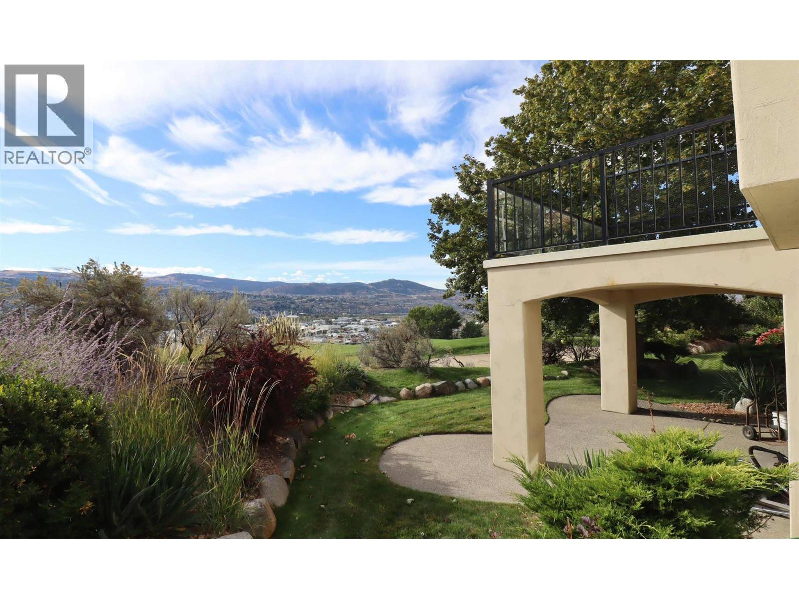 768 Rosewood Crescent