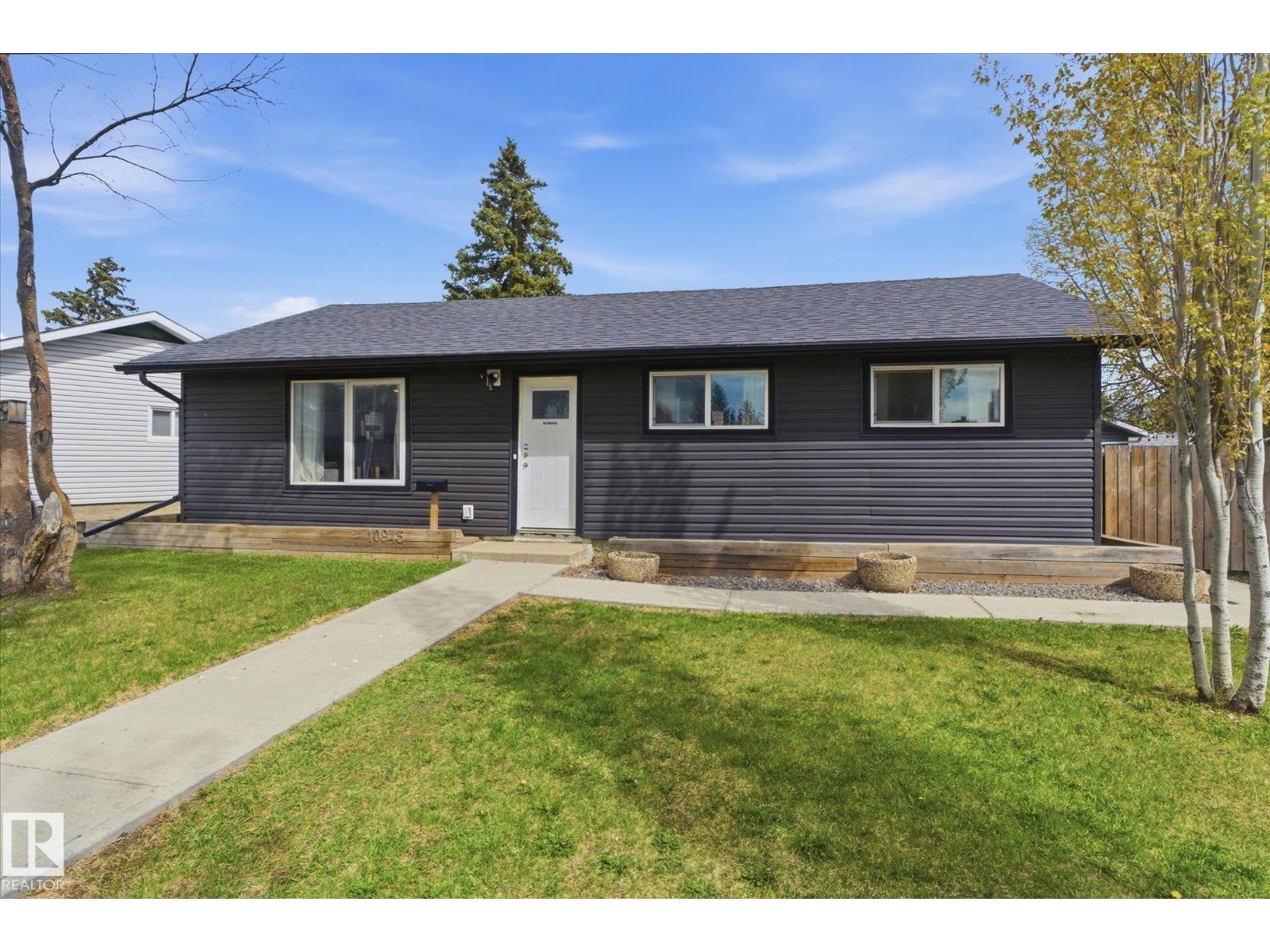 10945 164 ST NW NW