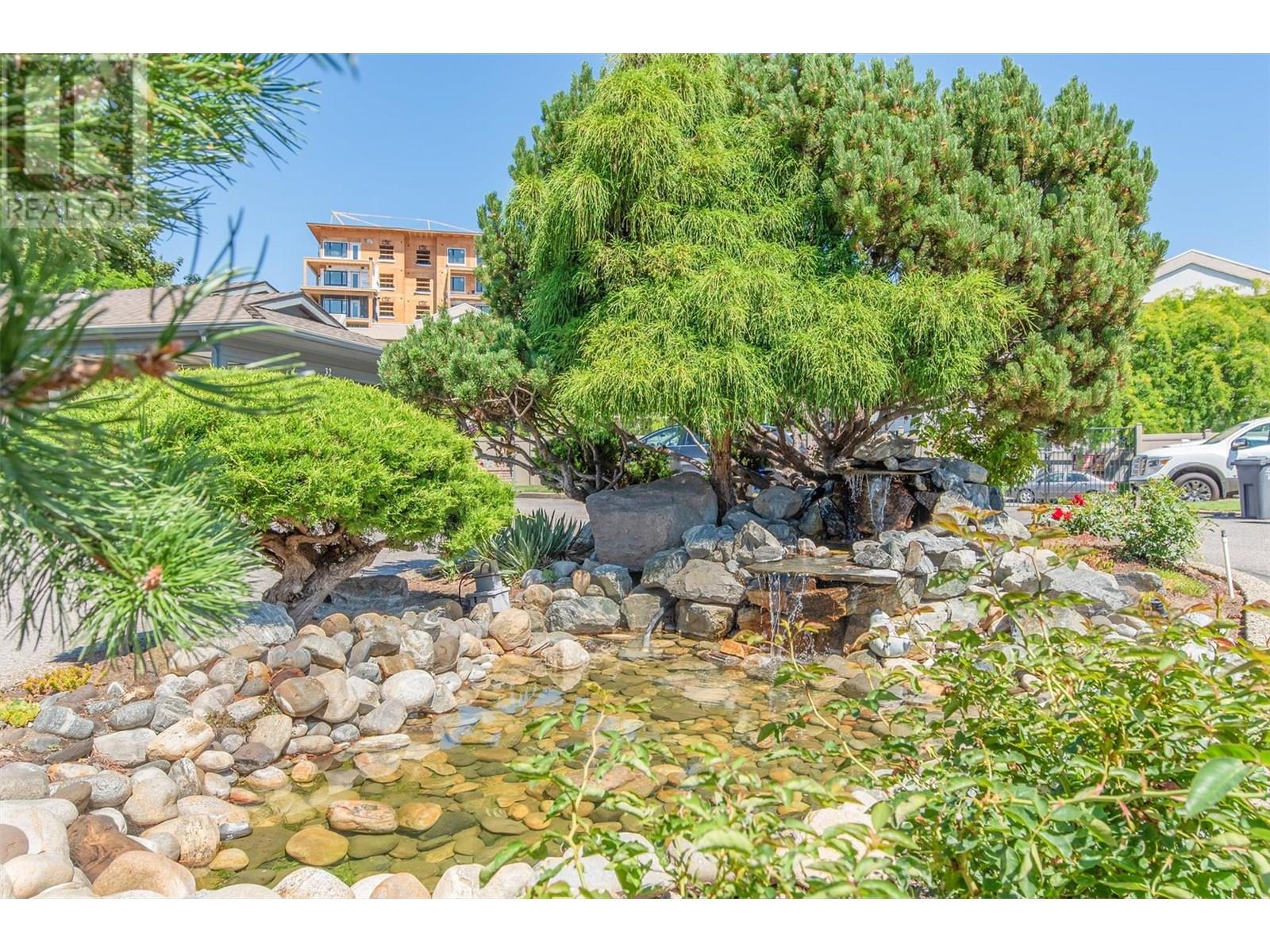 1530 Kelglen Crescent Unit# 23