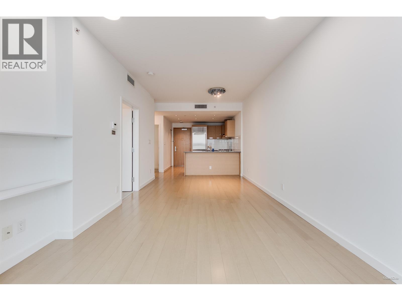 823 8080 CAMBIE ROAD