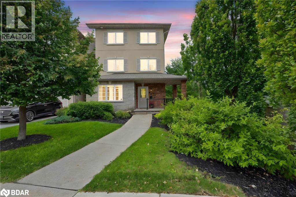 49 FERNDALE Drive S Unit# 8