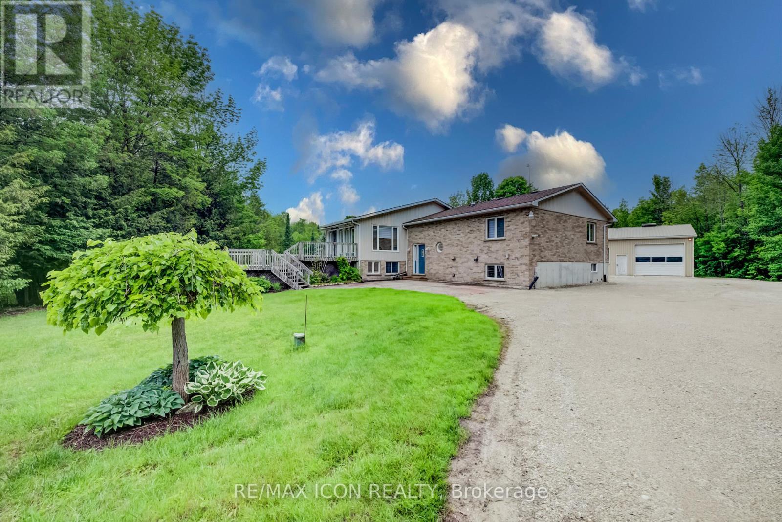 7298 8 SIDE ROAD W