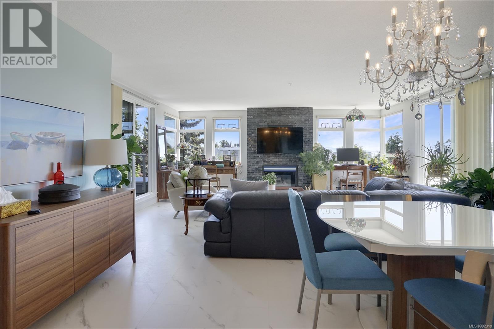 408 5110 Cordova Bay Rd