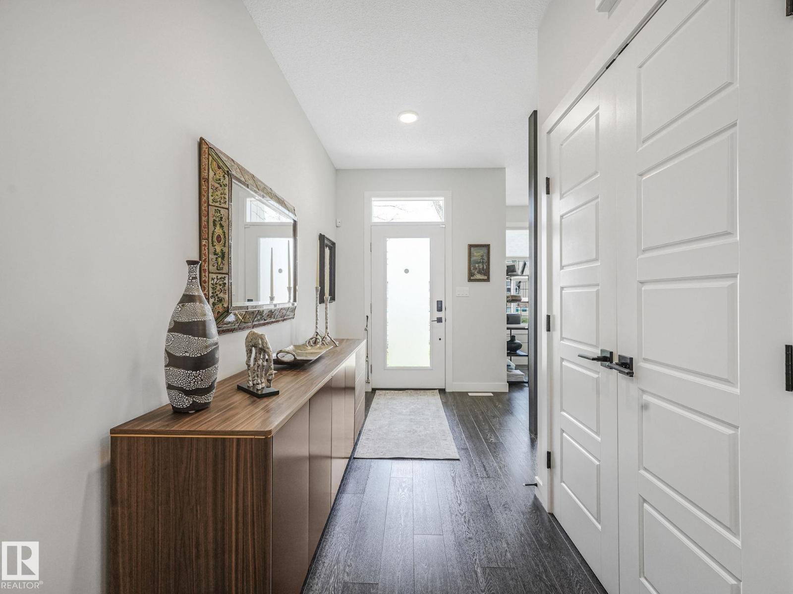 10221 135 ST NW