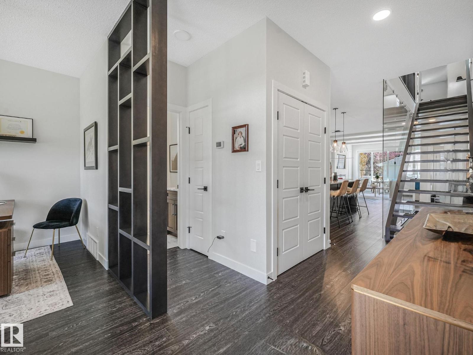 10221 135 ST NW