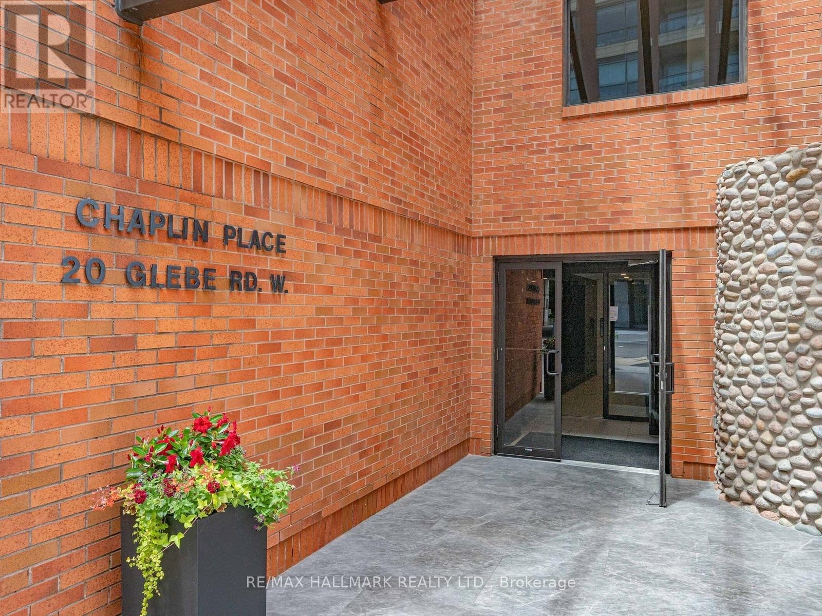 PH15 - 20 GLEBE ROAD W